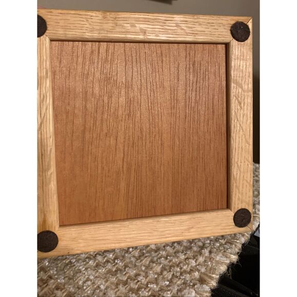 Beautiful Vintage Keepsake Box with Padded Embroidered Frame as the Cover - Picture 6 of 6